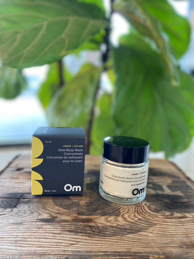 Om Organics - Cedar + Vetiver Glow Body Wash