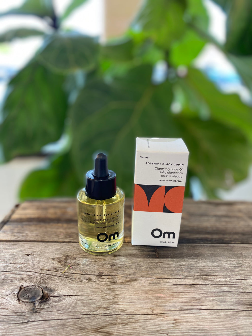 Om Organics- Rosehip + Black Cumin Clarifying Face Oil